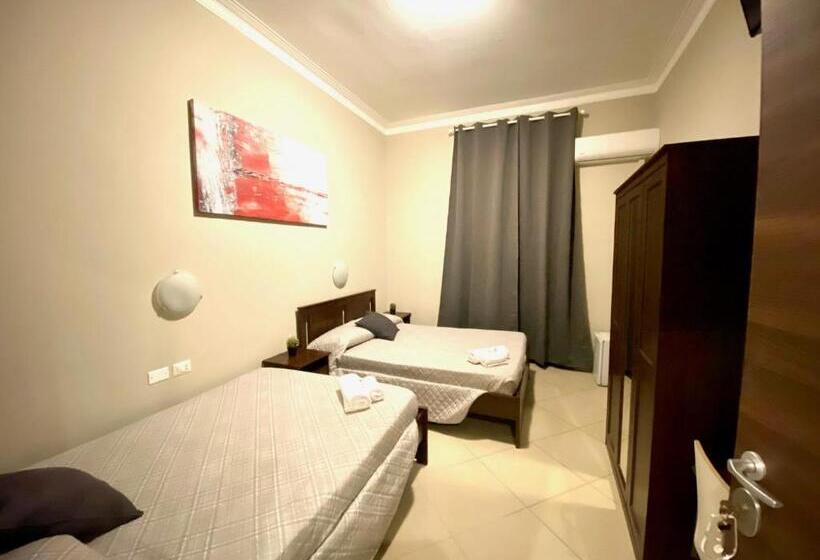 标准三人间, Golden Milano