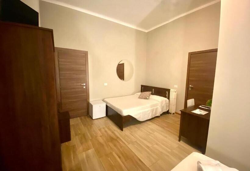 标准三人间, Golden Milano