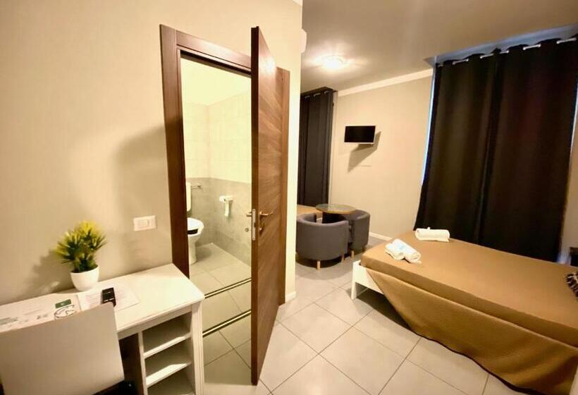 四人标准间, Golden Milano