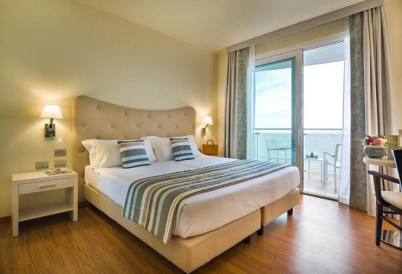 オーシャンビュースタンダードルーム, Grand Hotel Pietra Ligure