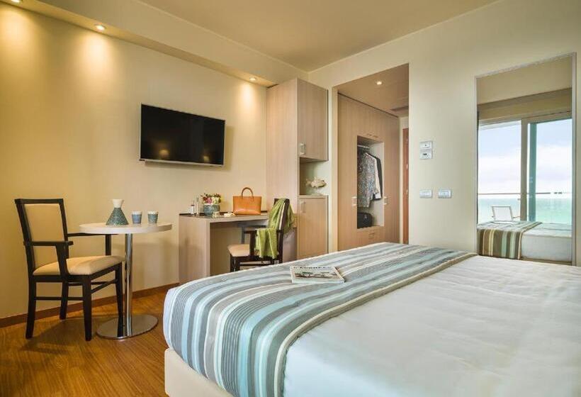 Номер Стандарт Вид на Море, Grand Hotel Pietra Ligure
