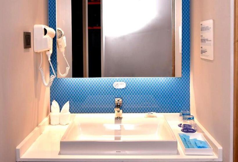 스탠다드 룸 킹사이즈 침대, Holiday Inn Express Luanchuan, An Ihg