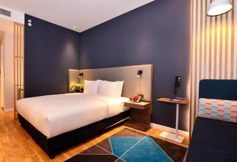 キングサイズベッドのスーペリアルーム, Holiday Inn Express Luanchuan, An Ihg