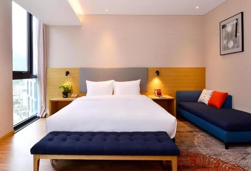 キングサイズベッドのスーペリアルーム, Holiday Inn Express Luanchuan, An Ihg