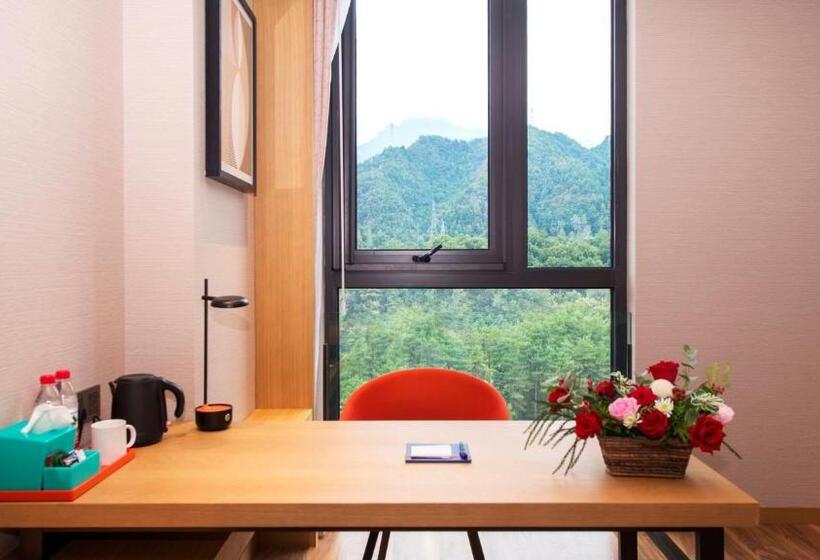 스탠다드 룸 킹사이즈 침대, Holiday Inn Express Luanchuan, An Ihg