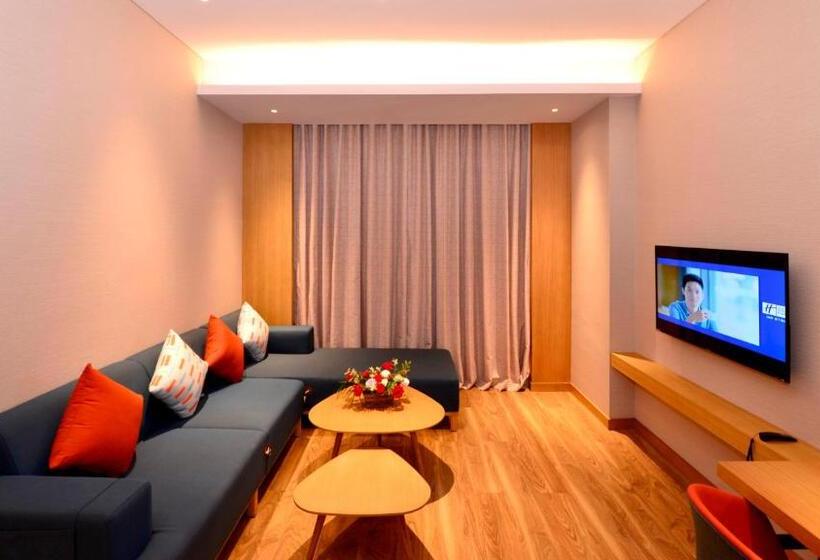 스위트, Holiday Inn Express Luanchuan, An Ihg