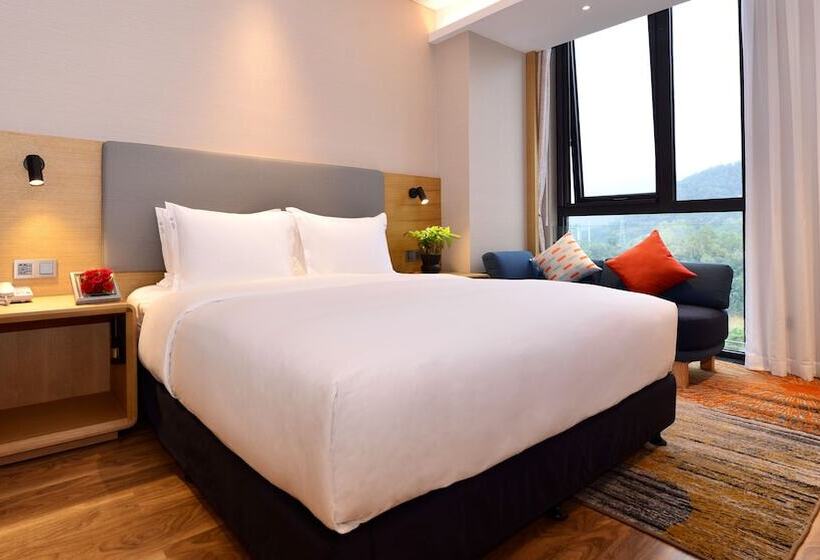 스위트, Holiday Inn Express Luanchuan, An Ihg