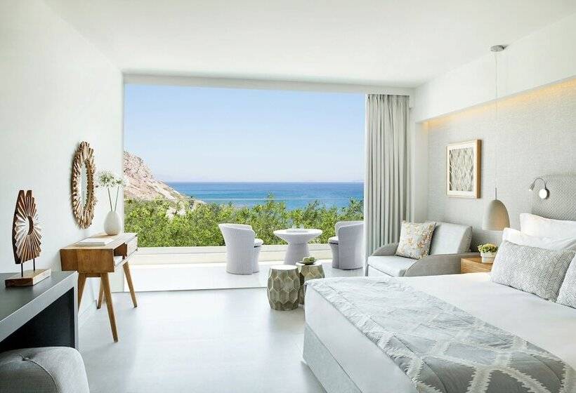 Трехместный Номер Superior, Ikos Aria