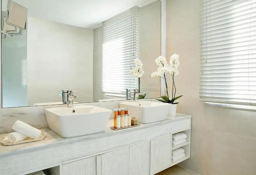 庭の見えるジュニアスイート, Ikos Aria