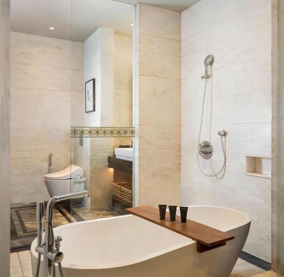 주니어 스위트, Jhl Solitaire Gading Serpong