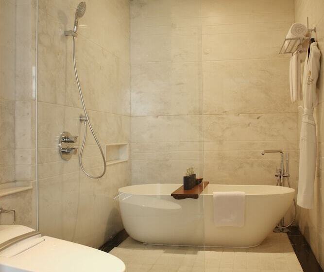 이그제큐티브 스위트, Jhl Solitaire Gading Serpong