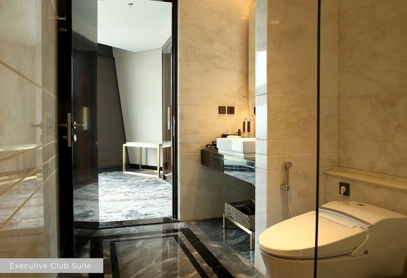 이그제큐티브 스위트, Jhl Solitaire Gading Serpong