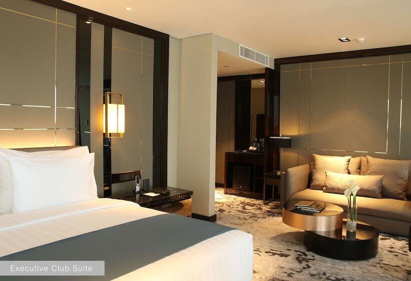 이그제큐티브 스위트, Jhl Solitaire Gading Serpong