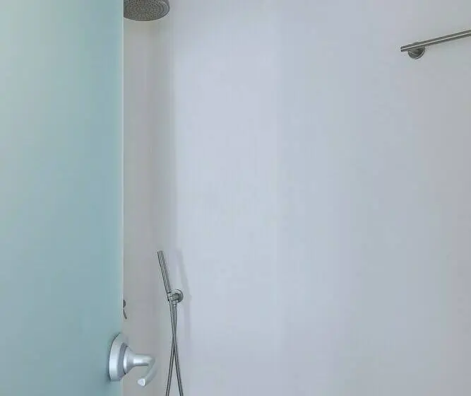 سوییت جونیور با چشم‌انداز دریا, Legacy Suites