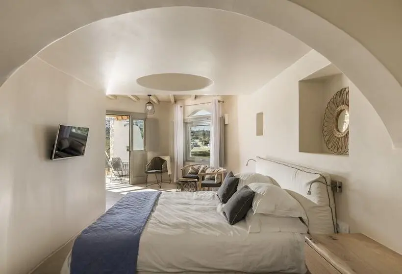 سوییت سوپریور با چشم‌انداز دریا, Legacy Suites