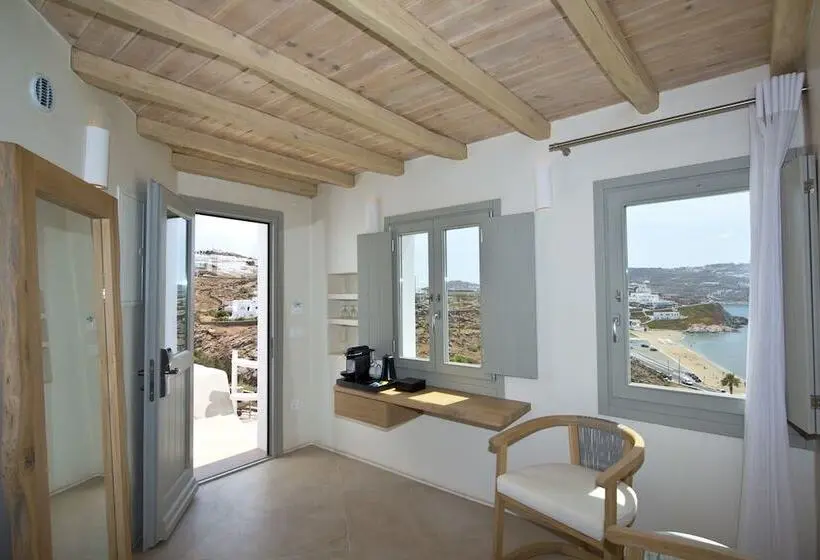 سوییت جونیور با چشم‌انداز دریا, Legacy Suites