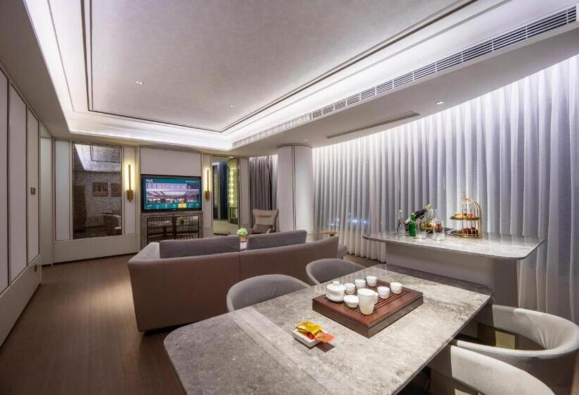 Люкс Deluxe Кровать Кинг, Maxx By Steigenberger Guangzhou Zhujiang New Town Free Shuttle Bus To Canton Fair Complex During C