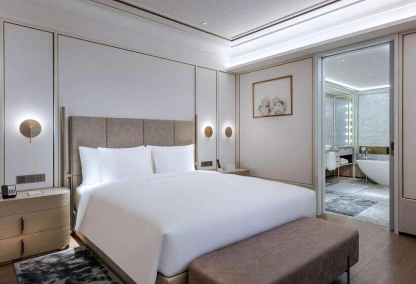 Люкс Deluxe Кровать Кинг, Maxx By Steigenberger Guangzhou Zhujiang New Town   Free Shuttle Bus To Canton Fair Complex During C