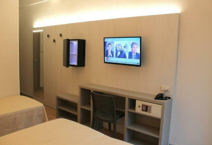 غرفة قياسية مزوَّدة بشُرفة, Depandance Hotel Rosa