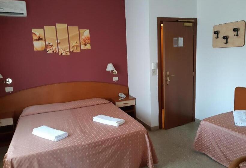 غرفة قياسية مزوَّدة بشُرفة, Depandance Hotel Rosa