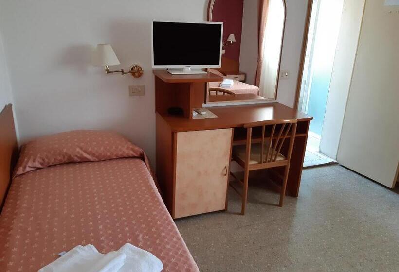 غرفة قياسية مزوَّدة بشُرفة, Depandance Hotel Rosa