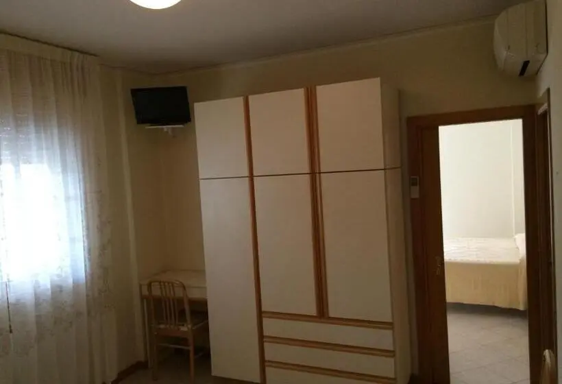 Standard Kolmen Hengen Huone, Royal Misano