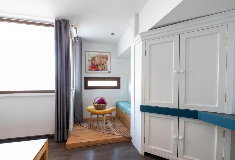 디럭스 스위트, Tariq Boutique