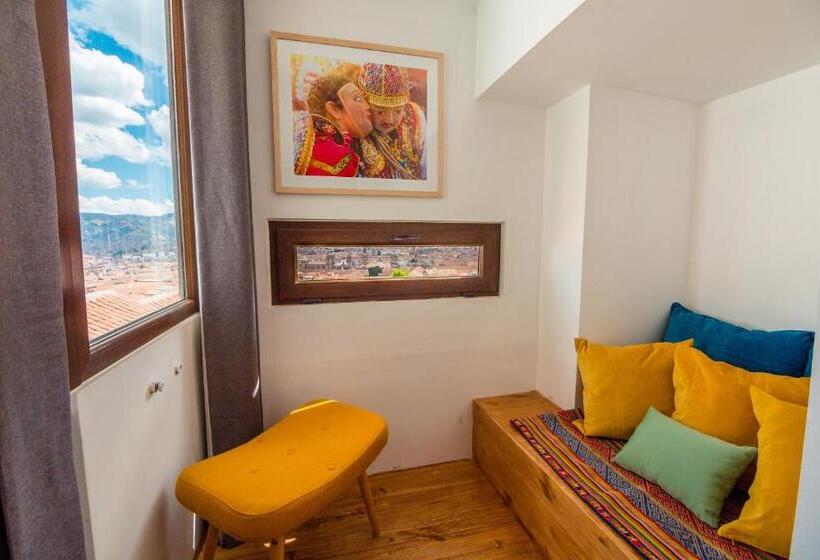 סוויטה דלוקס, Tariq Boutique