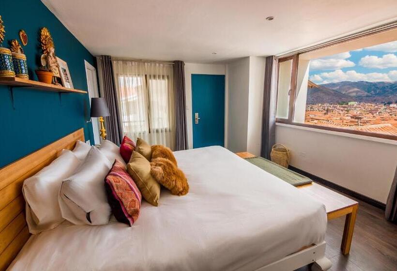 סוויטה דלוקס, Tariq Boutique