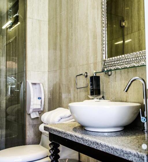 חדר סטנדרט לשלושה, Tariq Boutique