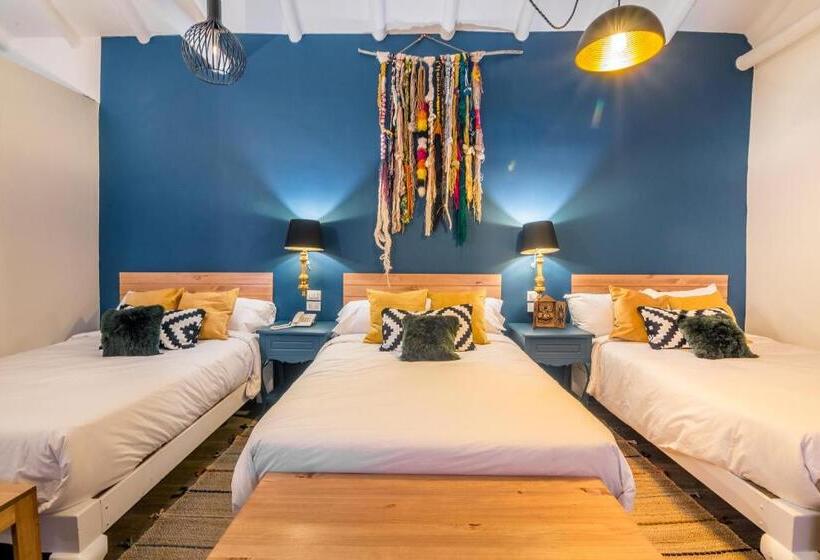 חדר סטנדרט לשלושה, Tariq Boutique