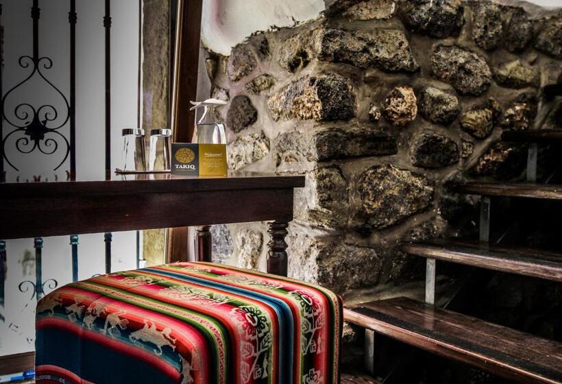 Quarto Familiar, Tariq Boutique