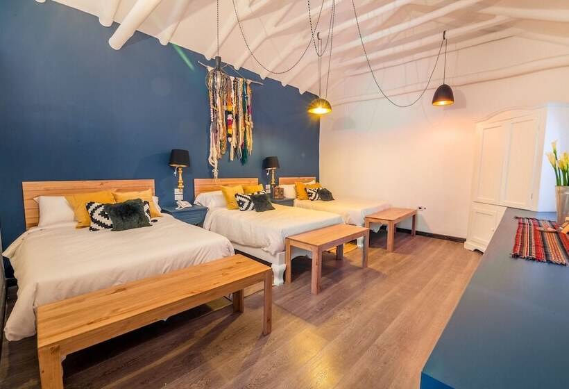 חדר סטנדרט לשלושה, Tariq Boutique