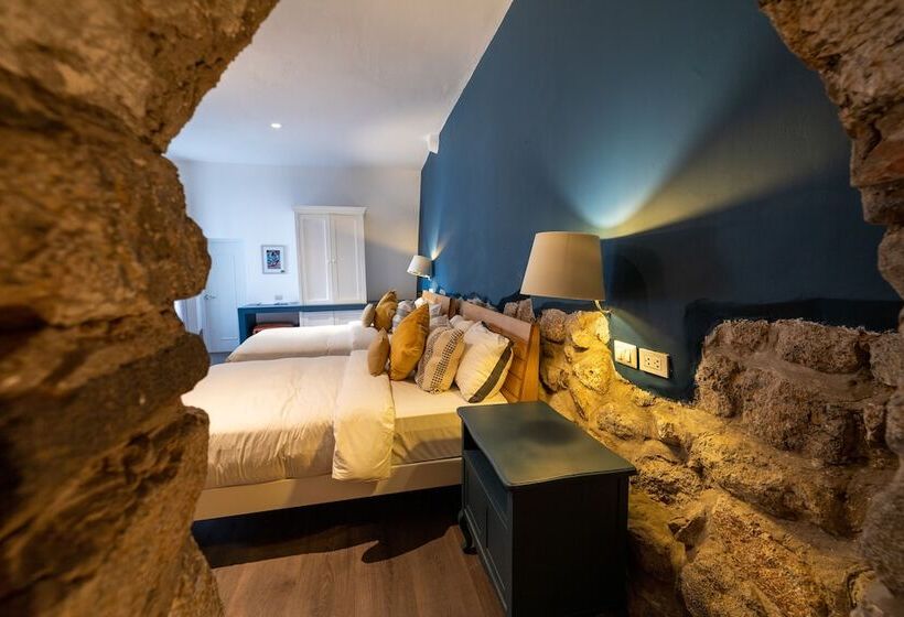 Quarto Familiar, Tariq Boutique