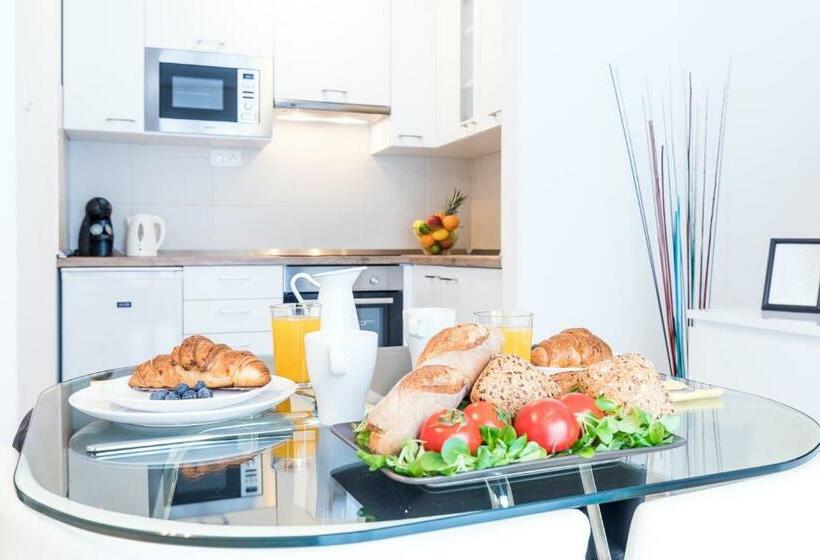 סטודיו סופריור, Vagabond Corvin