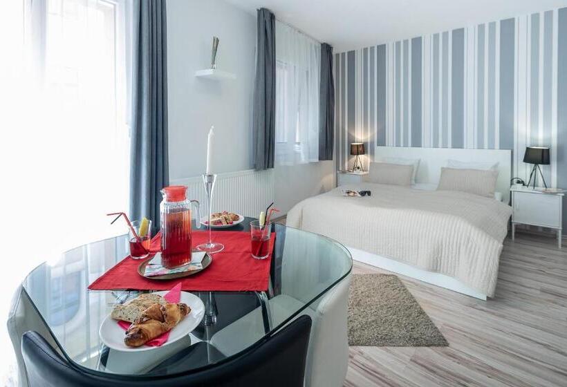 סטודיו סופריור, Vagabond Corvin