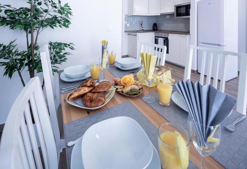 סטודיו סופריור, Vagabond Corvin