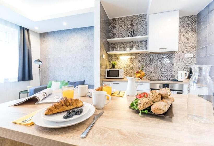 דירת חדר סופריור, Vagabond Corvin