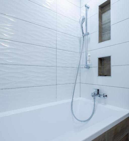 דירת שני חדרים, Vagabond Corvin