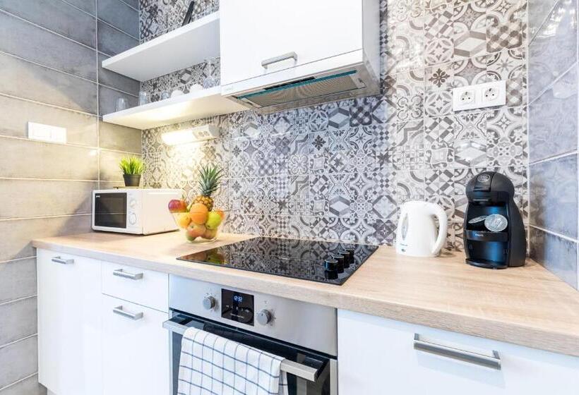 חדר סטודיו סטנדרד, Vagabond Corvin