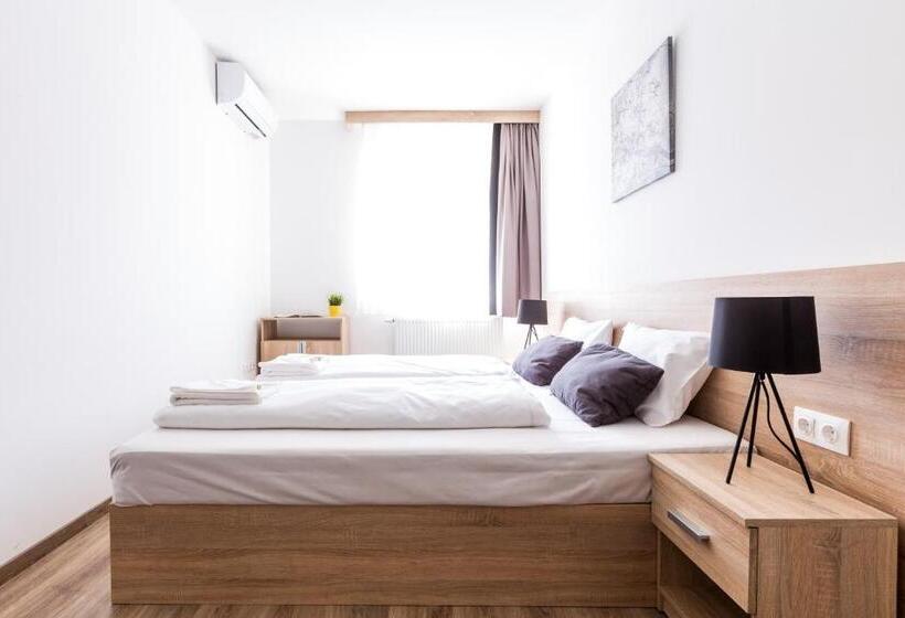 דירת חדר, Vagabond Corvin