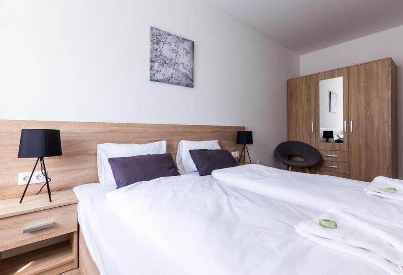 דירת חדר, Vagabond Corvin