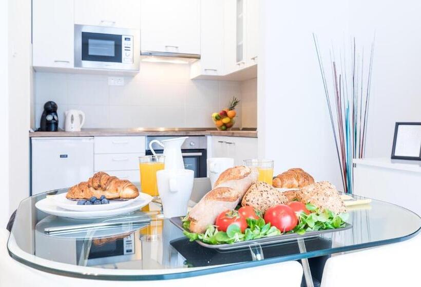 דירת חדר, Vagabond Corvin