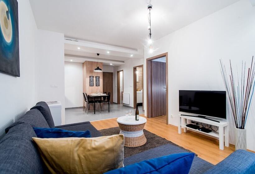 דירת חדר, Vagabond Corvin