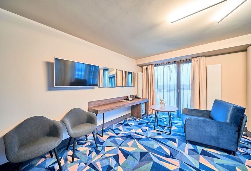 اتاق لوکس, Wellton Riverside Spa