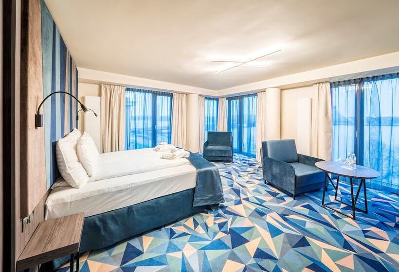 اتاق لوکس, Wellton Riverside Spa