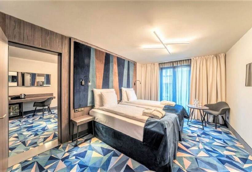 اتاق خانوادگی, Wellton Riverside Spa