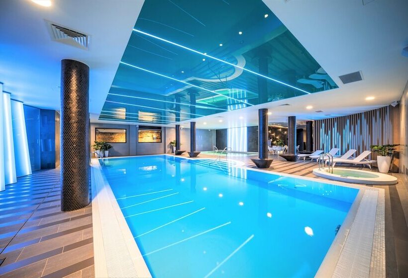 اتاق خانوادگی, Wellton Riverside Spa