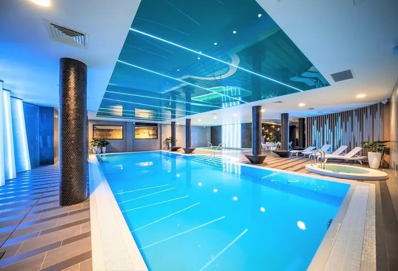 اتاق خانوادگی, Wellton Riverside Spa