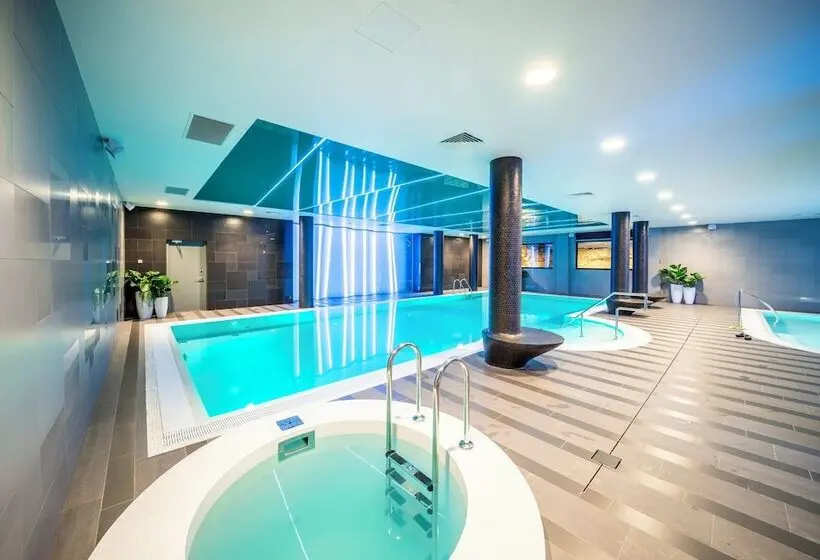 اتاق خانوادگی, Wellton Riverside Spa